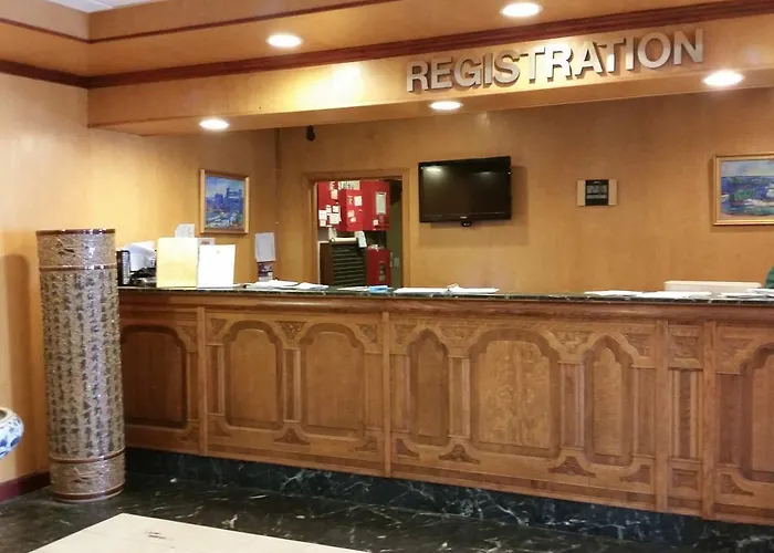 University Hotel And Suites